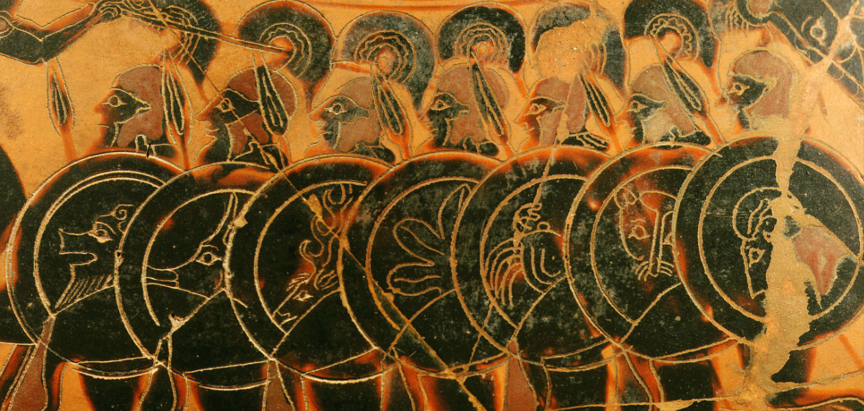 Art grec - VIe siècle av.J.-C. - détail d'un vase attique: soldats courant. © Musée archéologique de Naples/Aurimages