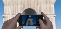 Arc de Triomphe emballé par Christo : un trop-plein d’images ?