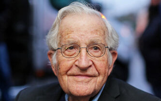 Noam Chomsky : “Le suprématisme blanc constitue la principale politique identitaire des États-Unis”