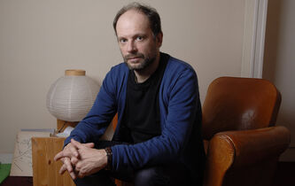 Denis Podalydès : « “Effacer l’historique” cherche à surmonter la colère pour retrouver une forme de fraternité »