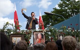 La femme de l’Homme du peuple