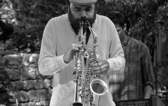 Raphaël Imbert. “Ce qui a sauvé John Coltrane peut nous aider à traverser l’expérience du confinement”