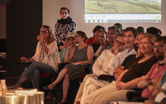 Catherine Courtet. “Par l’expérience de leurs différences, les chercheurs et les artistes peuvent inventer de nouveaux savoirs”