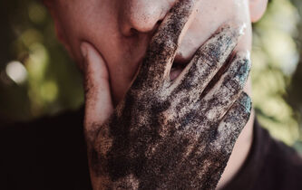 “Transracialisme” : mal dans sa (couleur de) peau ?