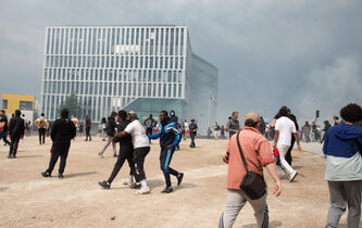 “Dans l’émeute se joue un retour au corps collectif qui triomphe de l’individualisme”