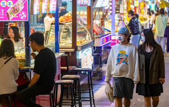 “À Pékin, la vie reprend comme si de rien n’était, ou presque…”, par Alexis Lavis