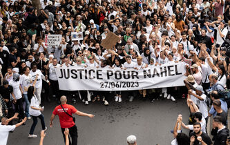 Marche blanche en l’honneur de Nahel M., tué par un membre des forces de l’ordre